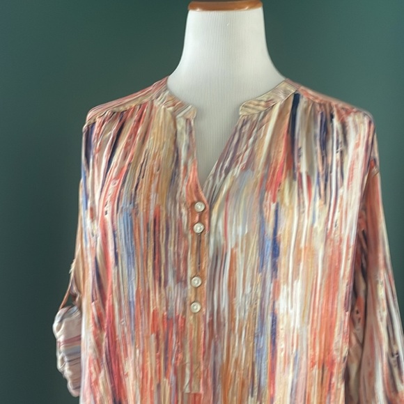 Nine West tunic button back sleeves - Picture 3 of 6